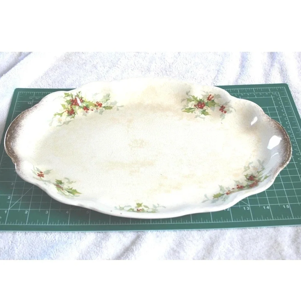 Homer Laughlin Hudson Holly Scalloped Oval Serving‎ Platter 15.5 Inch